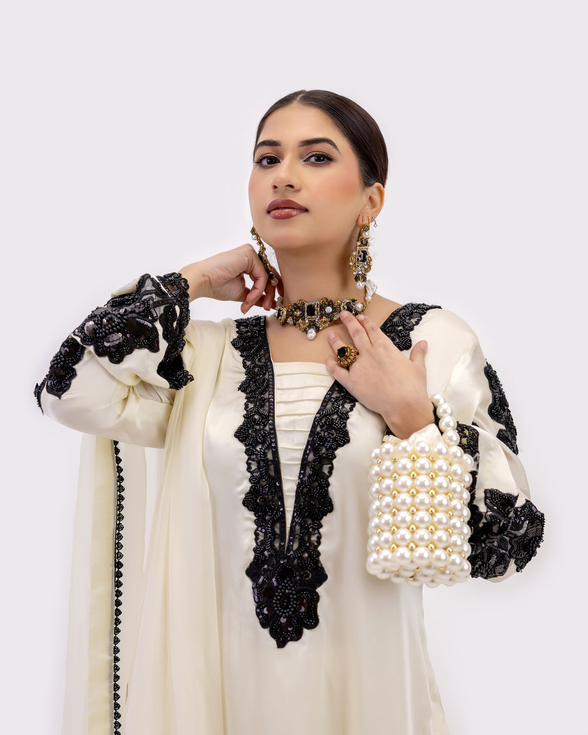 Noir-e-Noor